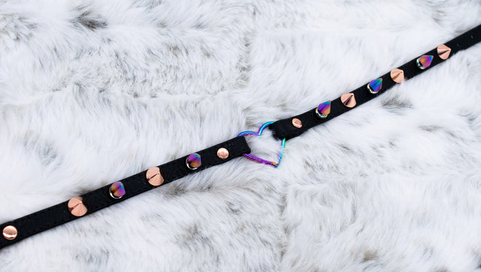 12.5" - 15" ~ 3/8" Rainbow Heart Ring - Black Leather Collar