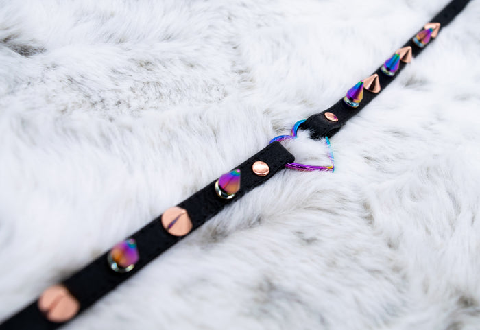 12.5" - 15" ~ 3/8" Rainbow Heart Ring - Black Leather Collar