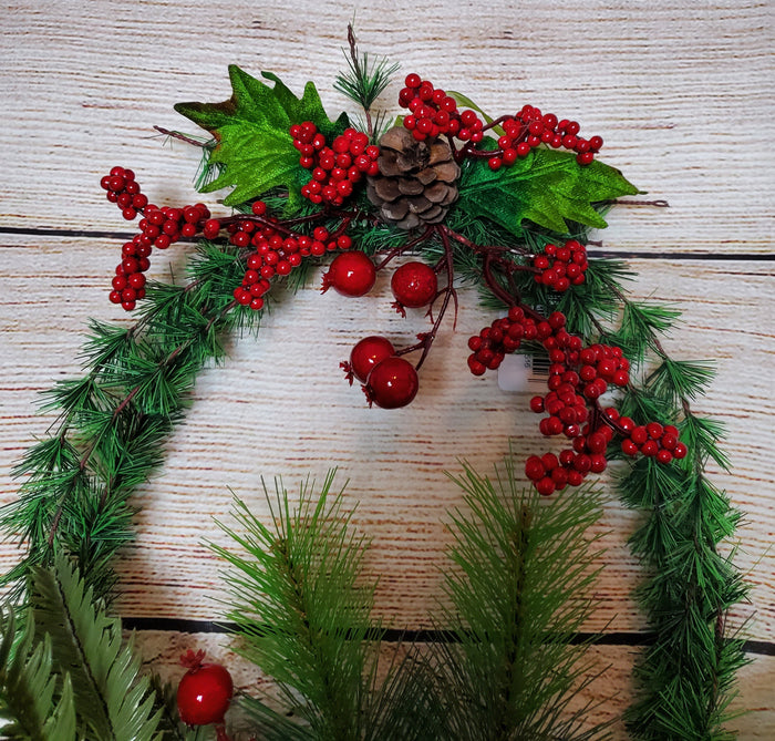 18" Pine and Berry Wreath