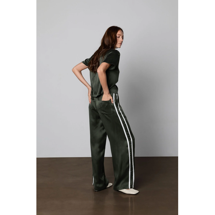 Anaphe Sandwashed Silk Tee in Hunter Green