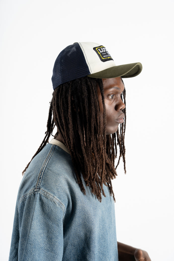 BARBED CAP