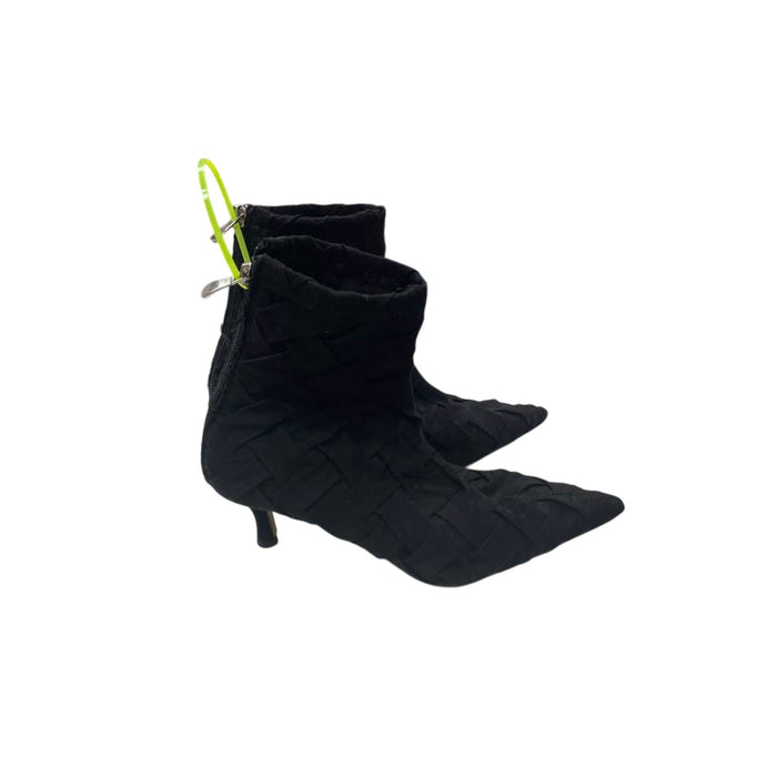 Black small heel shoes size 8