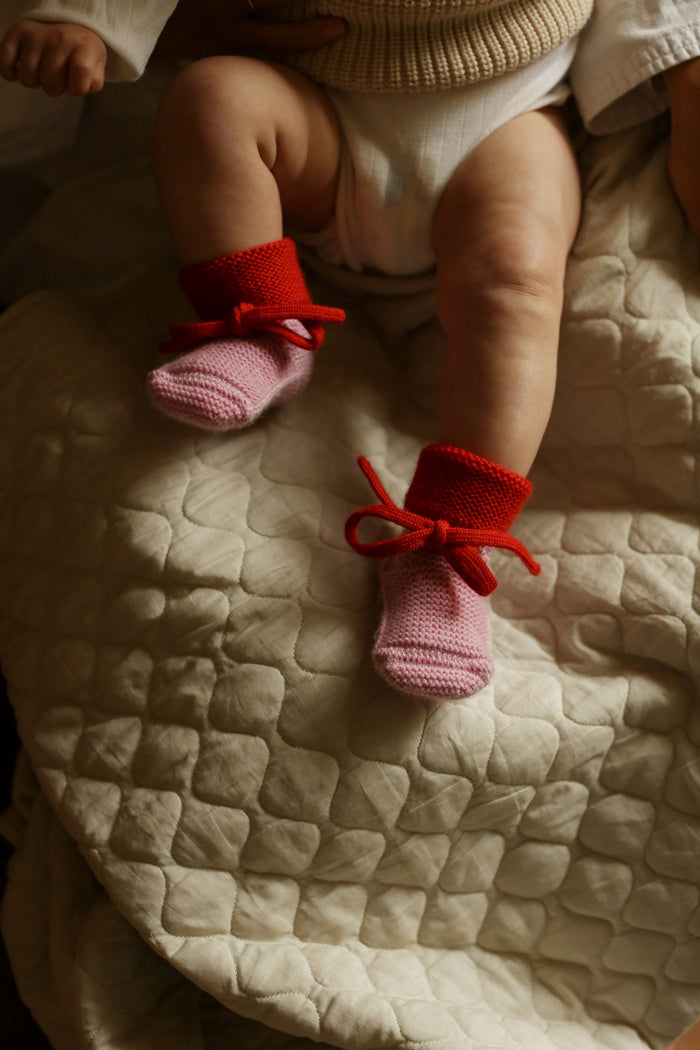 Booties 0-9m - cotton candy/red