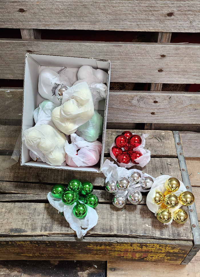 Box of glass Christmas balls 72 pc