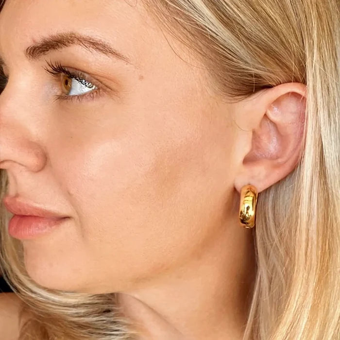 Chunky Clicker Hoop Earrings in 18k Gold Filled - Romantiques