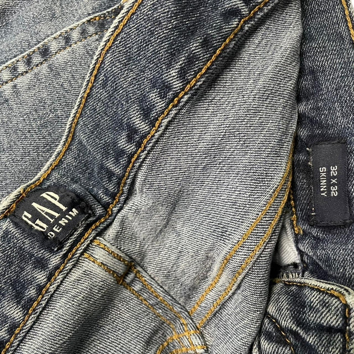 Dark wash skinny jeans