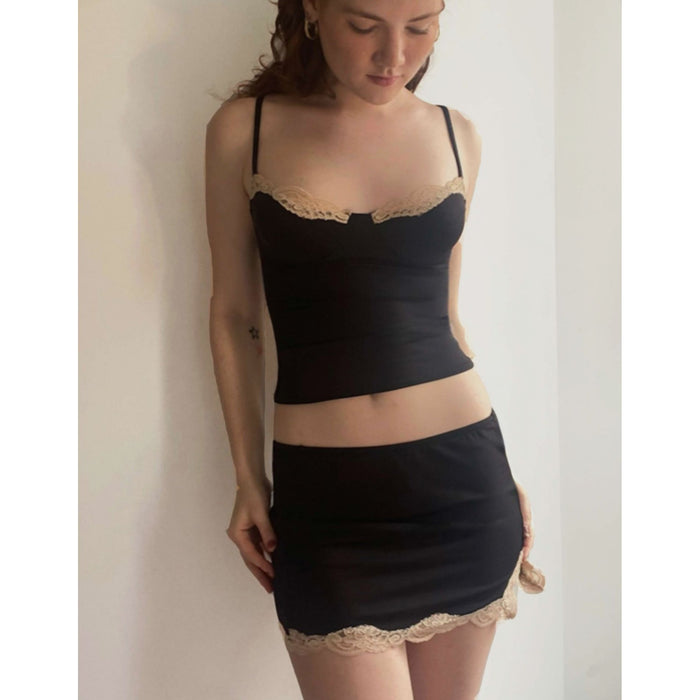 Delicious With Lace Rose Underwire Cami in Black/Parchment - Romantiques