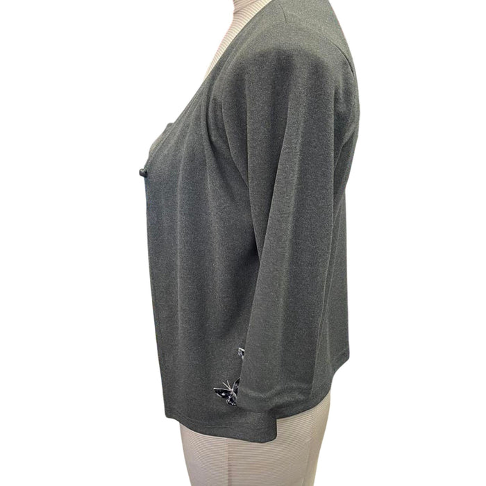 Grey cropped cardigan with button