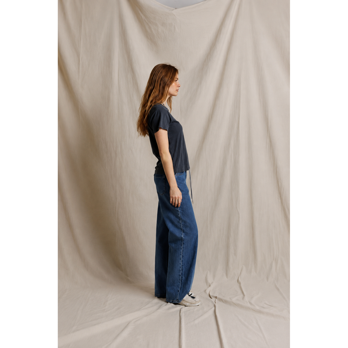 Hendrix Cotton Boxy V-Neck Tee in Turbulence