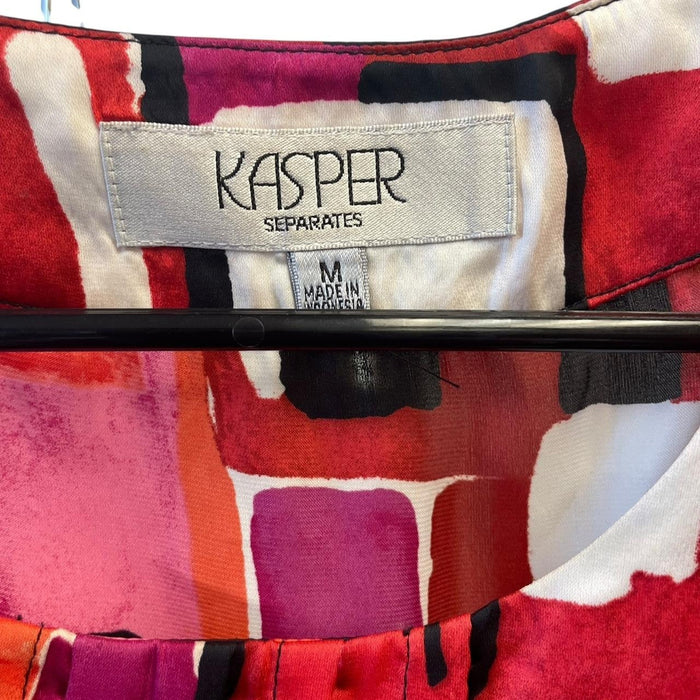 Kasper separates red and black
