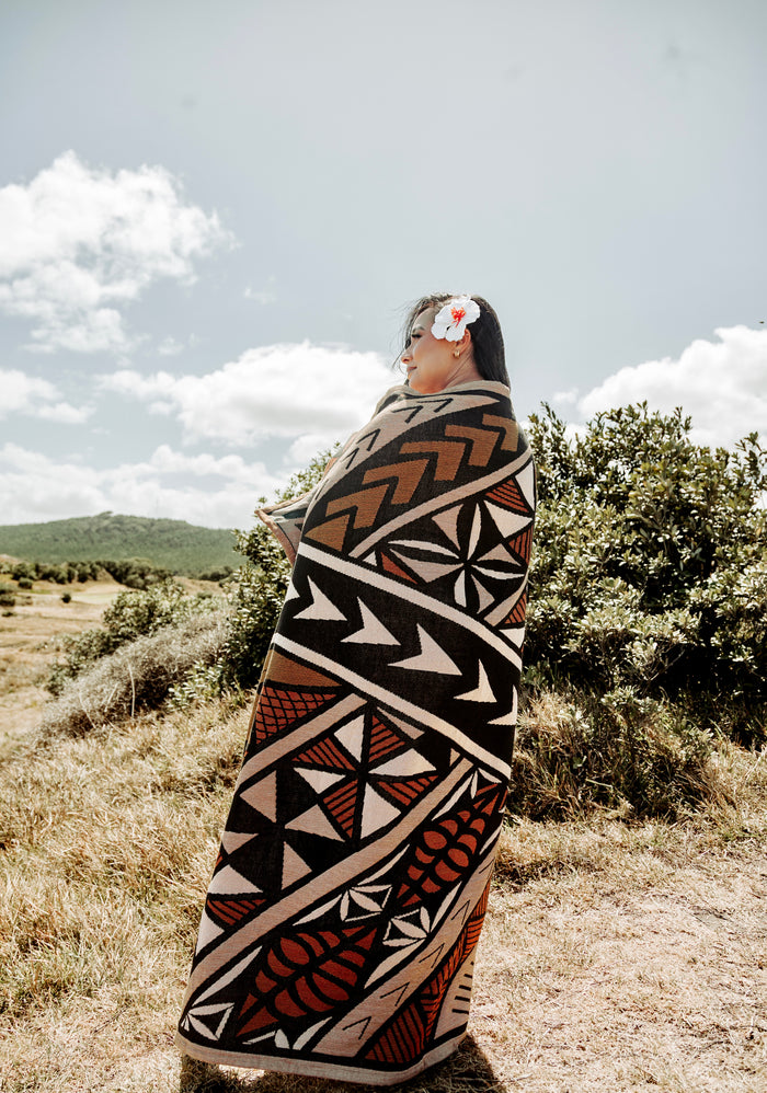Lalaga Woven Throw