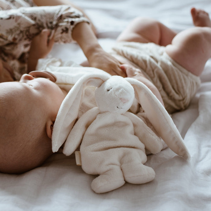 MOONIE Sensory Bunny – Cream