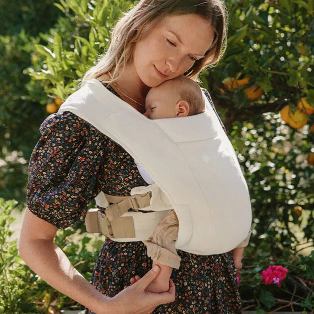 NEWBORN DRAAGZAK - EMBRACE SOFT KNIT CREAM