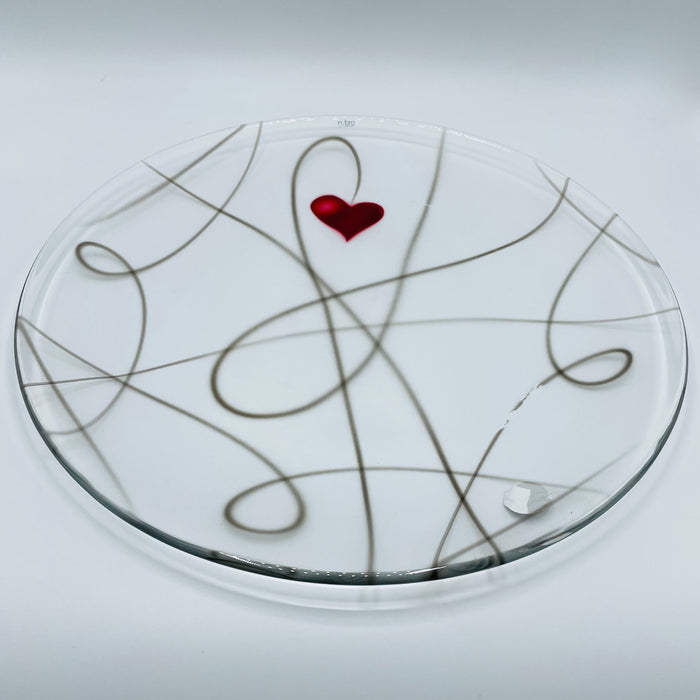 Nybro Life glass platter with red heart