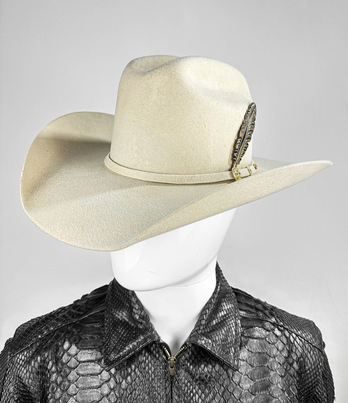 OFF WHITE HAT (FEATHER)