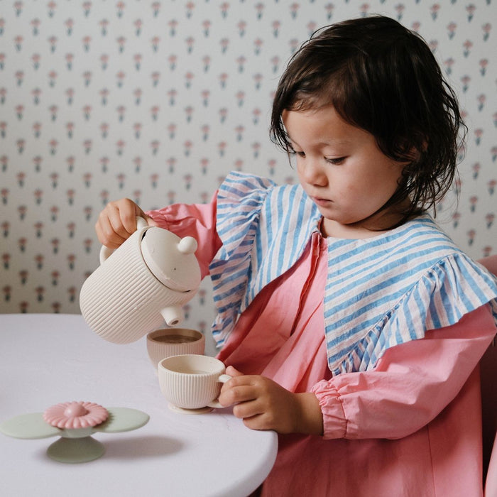 PLAY TEA SET - shifting sand