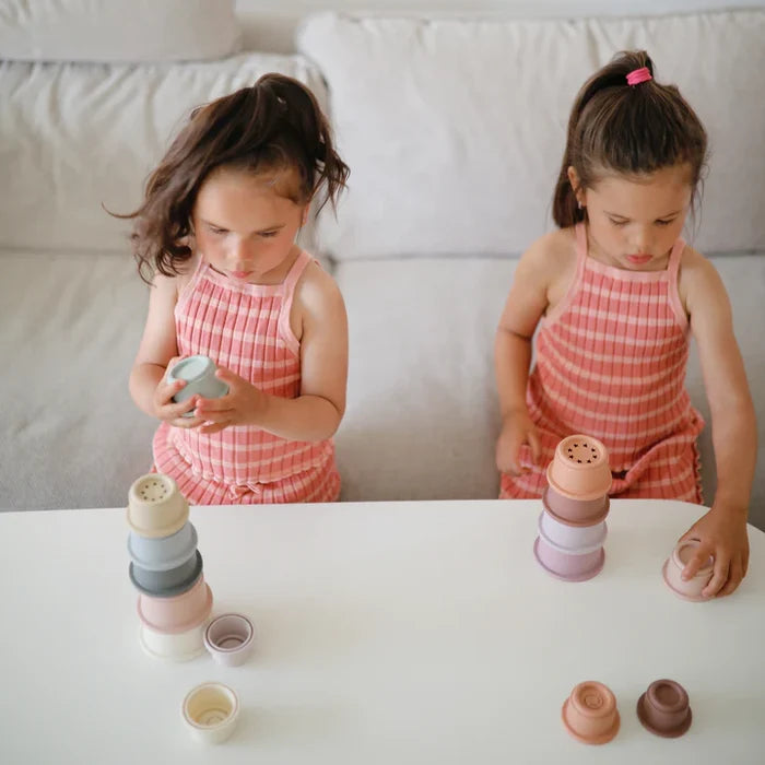 STACKING CUPS RETRO