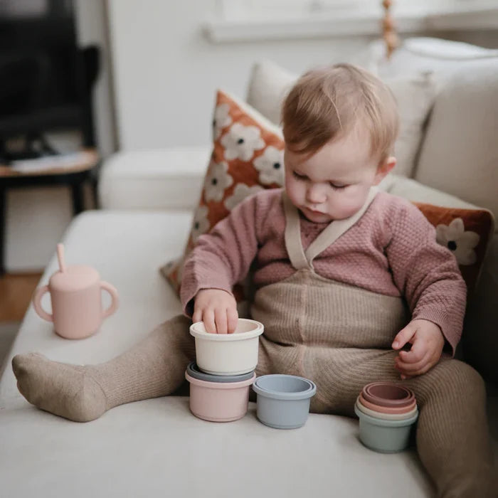 STACKING CUPS