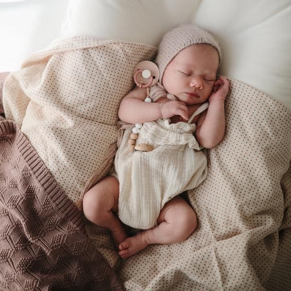 SWADDLE 120x120 - auburn