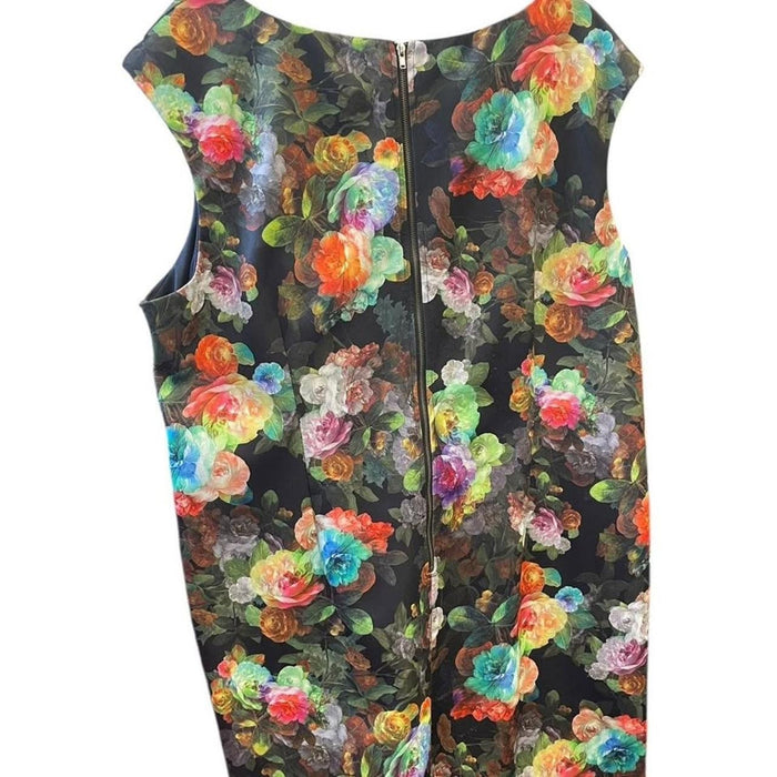 This stunning black dress features