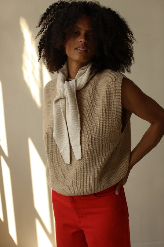 TRIAGLE SCARF JOSEPHINA - Cream