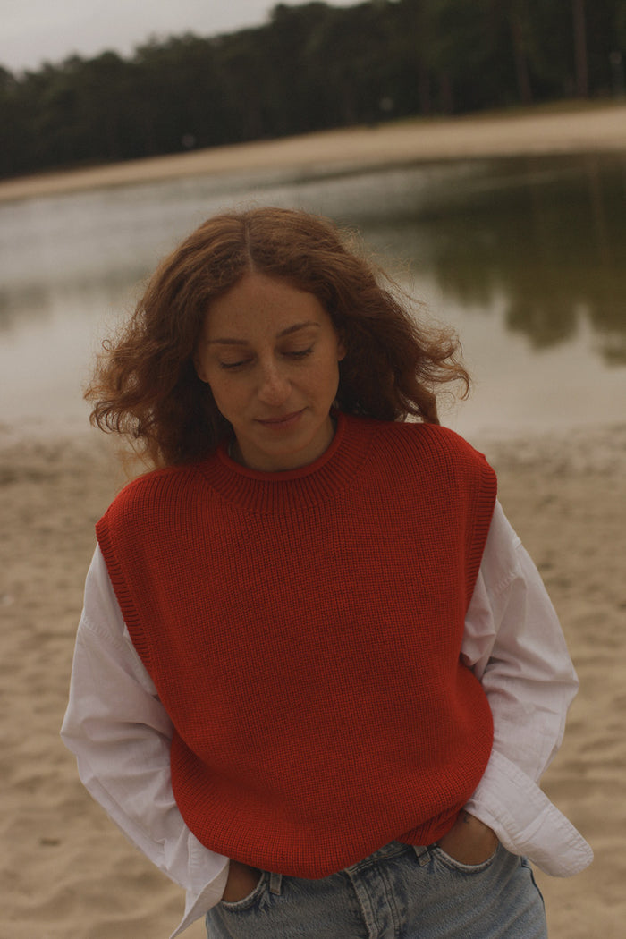 VEST HELLE - RED