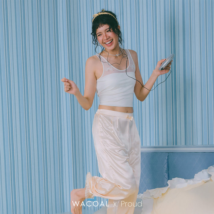 WACOAL x PROUD เสื้อกล้าม ผ้าซาติน แต่งผ้าตาข่ายและลูกไม้ WHCA01 สีครีม (CR)